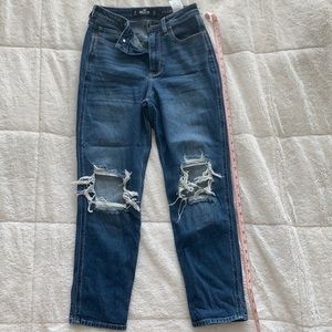 Hollister Ultra High-Rise Mom Jean